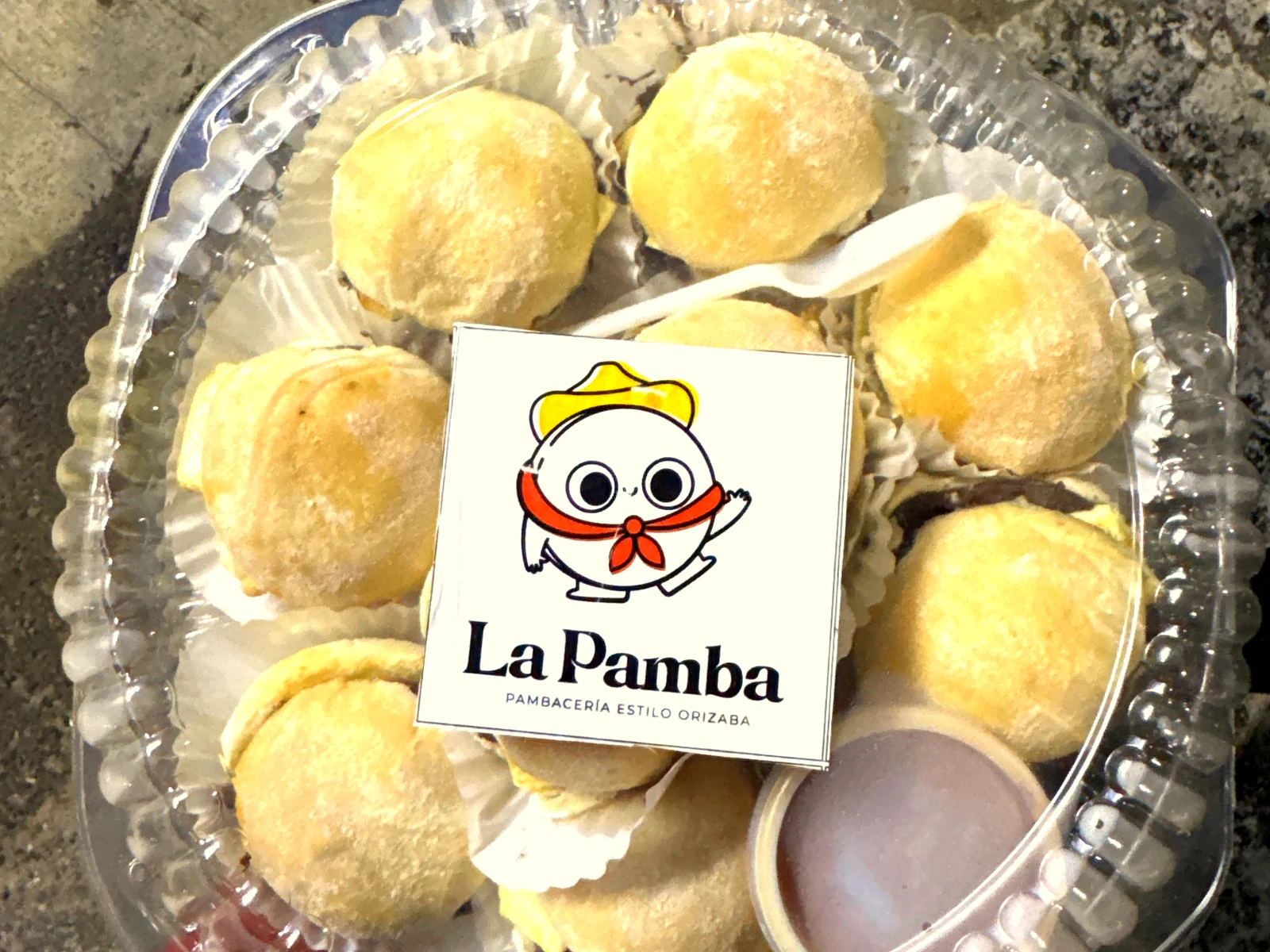 La Pamba – Charola de pambazos